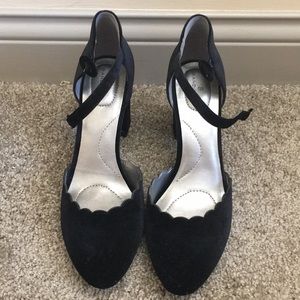 Black close toed heels